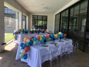balloon garland table runner